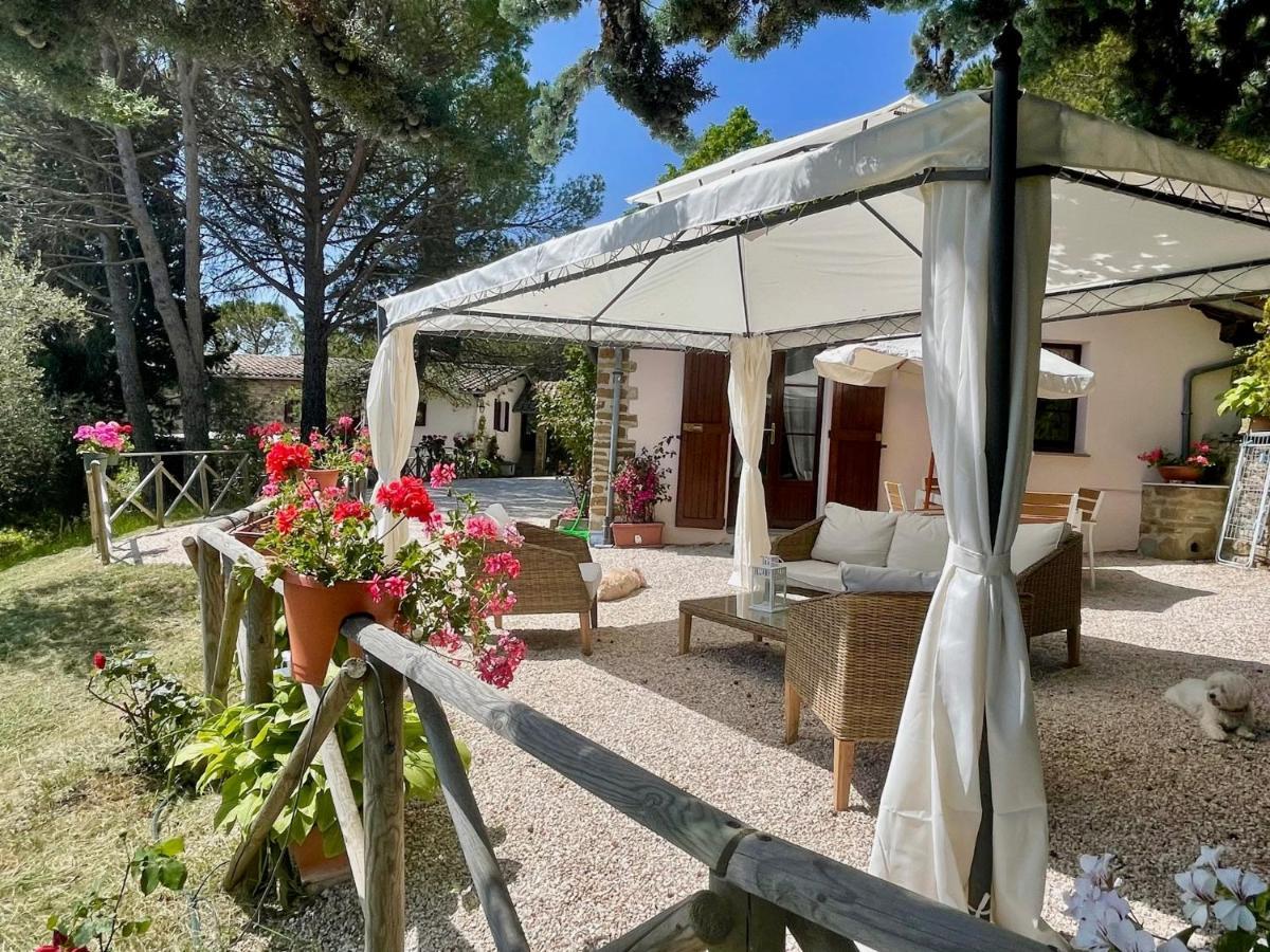 La Panoramica Gubbio - Maison De Charme - Casette E Appartamenti Self Catering Per Vacanze Meravigliose! Exterior foto